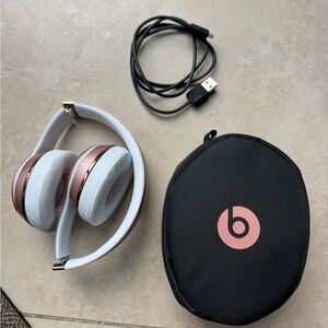 Beats Solo 3 Wireless Headphones Rose Gold